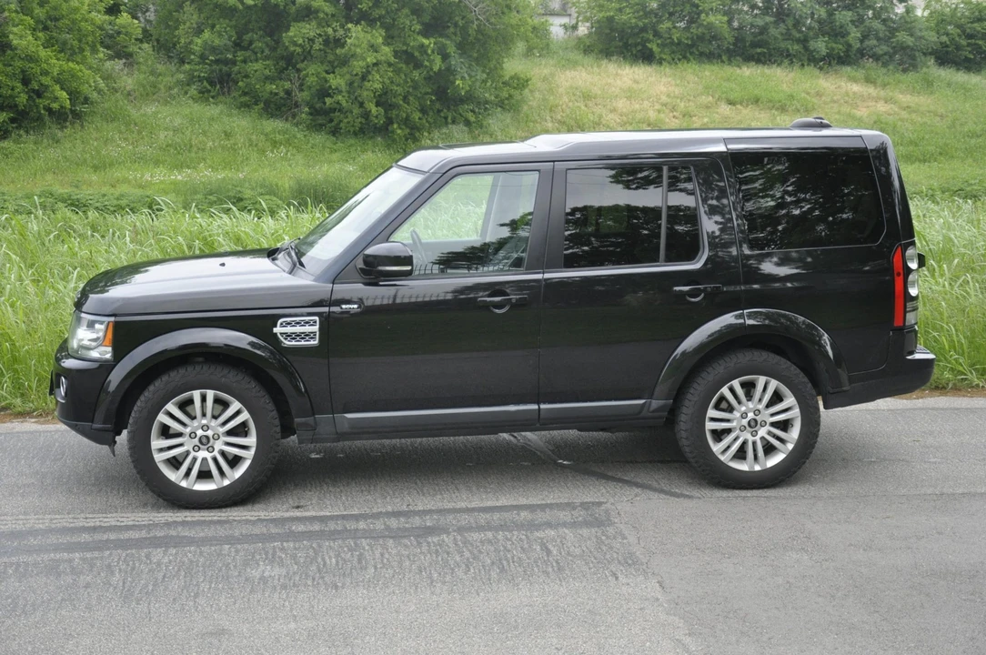 2014 Land Rover Discovery 4th Gen - Image 11 of 31