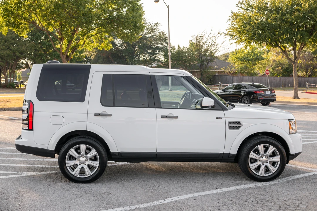 2014 Land Rover Discovery 4th Gen - Image 3 of 31