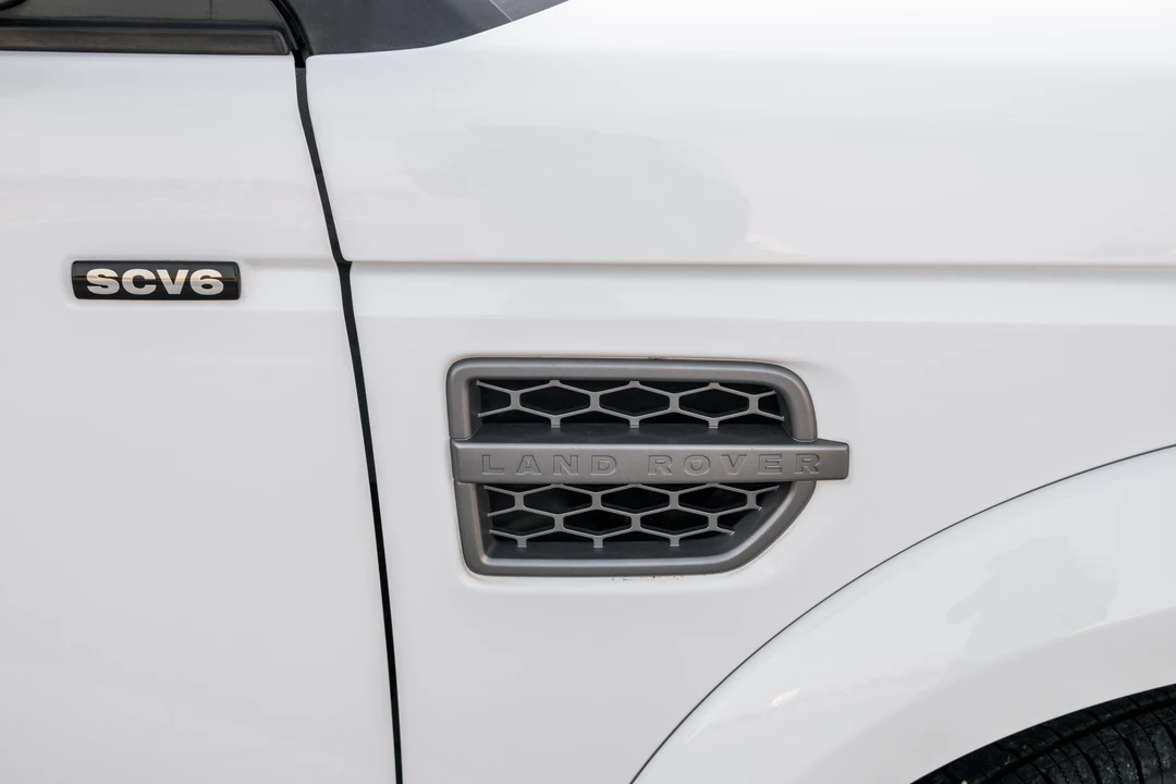 2014 Land Rover Discovery 4th Gen - Image 21 of 31