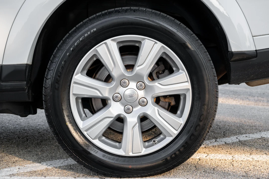 2014 Land Rover Discovery 4th Gen - Image 29 of 31