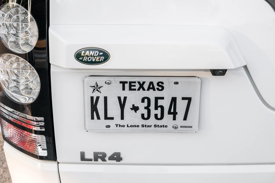 2014 Land Rover Discovery 4th Gen - Image 17 of 31