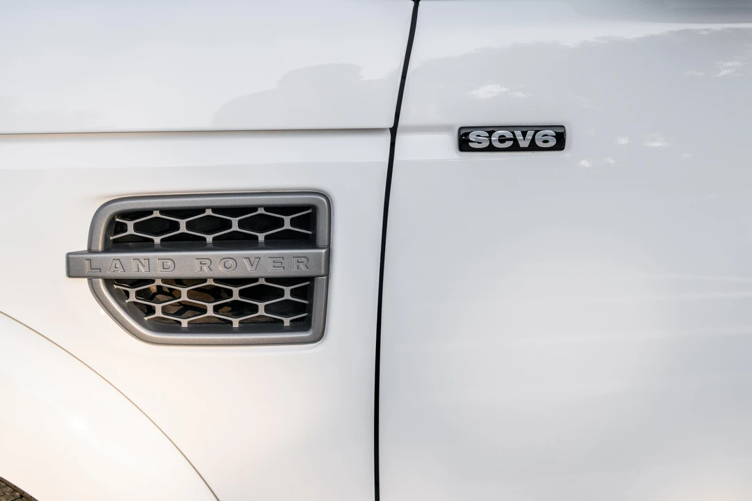 2014 Land Rover Discovery 4th Gen - Image 10 of 31