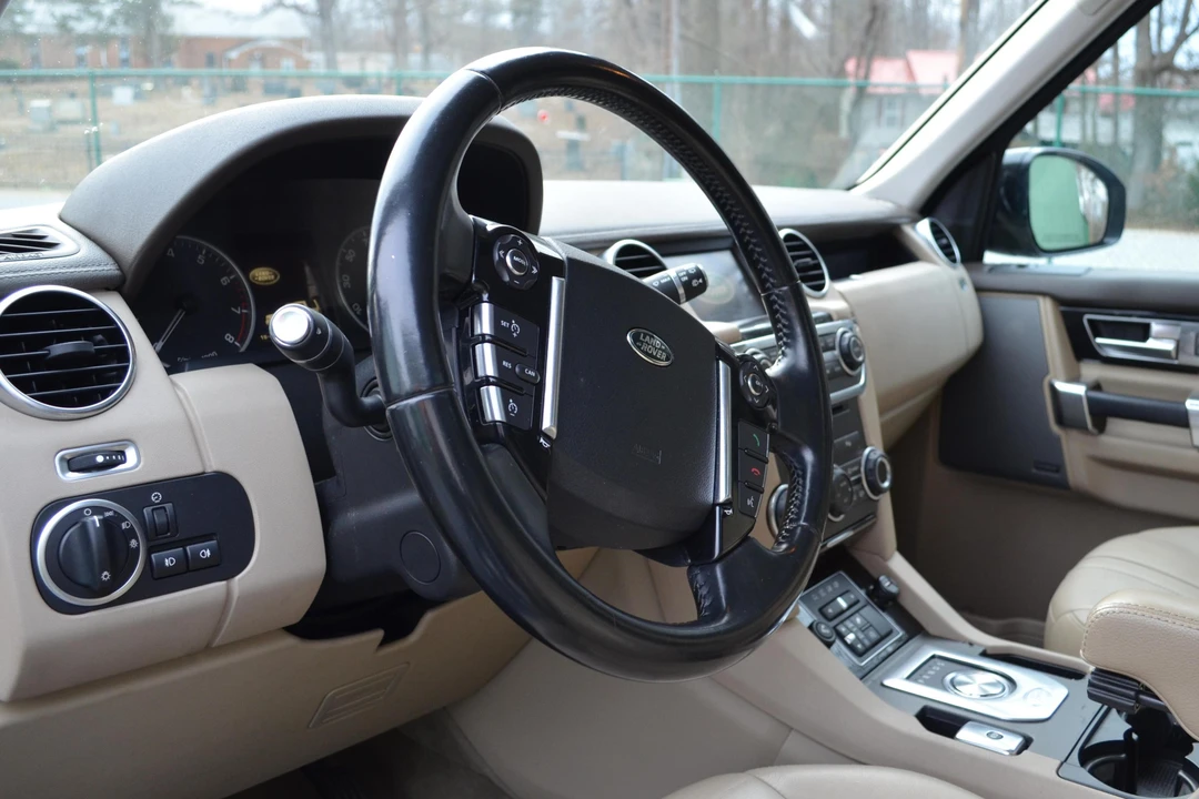 2014 Land Rover Discovery 4th Gen - Image 16 of 19