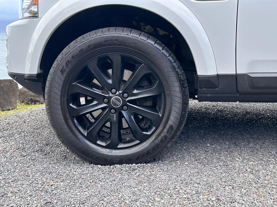 2014 Land Rover Discovery 4th Gen - Image 26 of 31