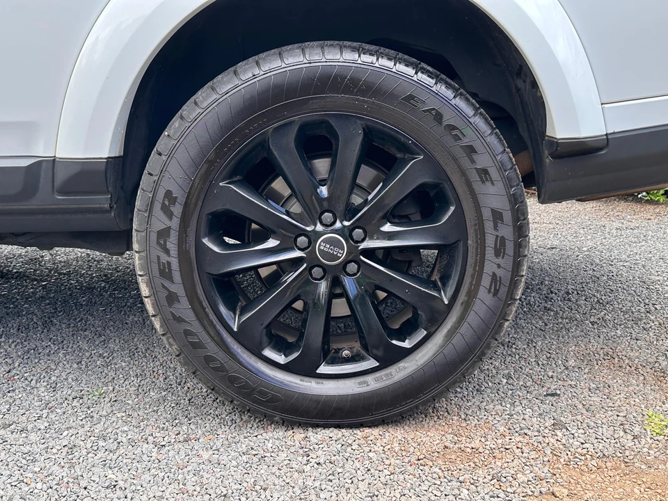 2014 Land Rover Discovery 4th Gen - Image 27 of 31