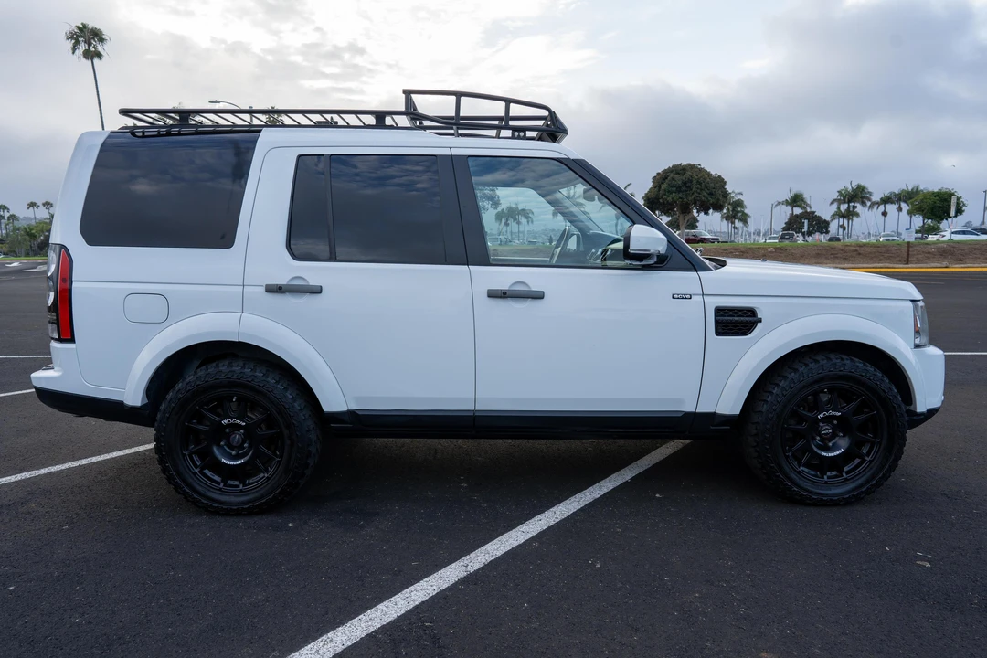2014 Land Rover Discovery 4th Gen - Image 3 of 31