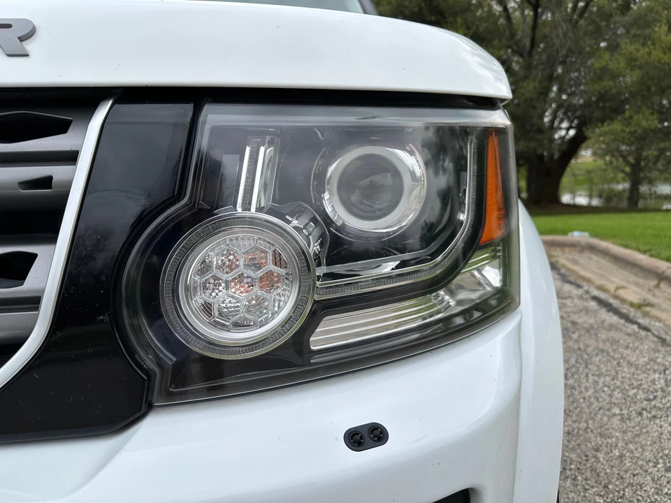 2014 Land Rover Discovery 4th Gen - Image 17 of 31