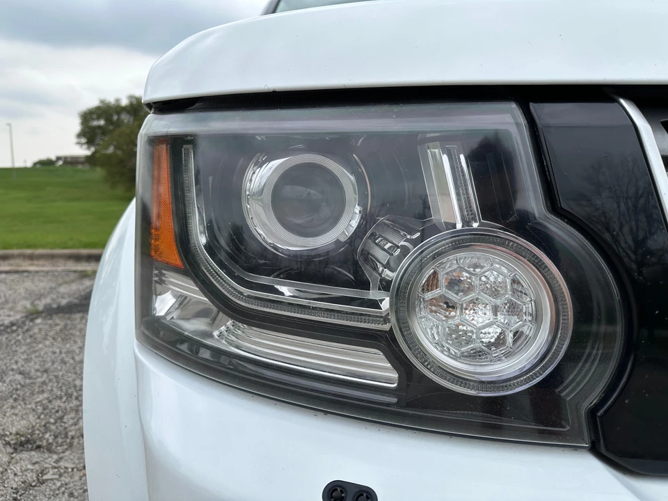 2014 Land Rover Discovery 4th Gen - Image 13 of 31