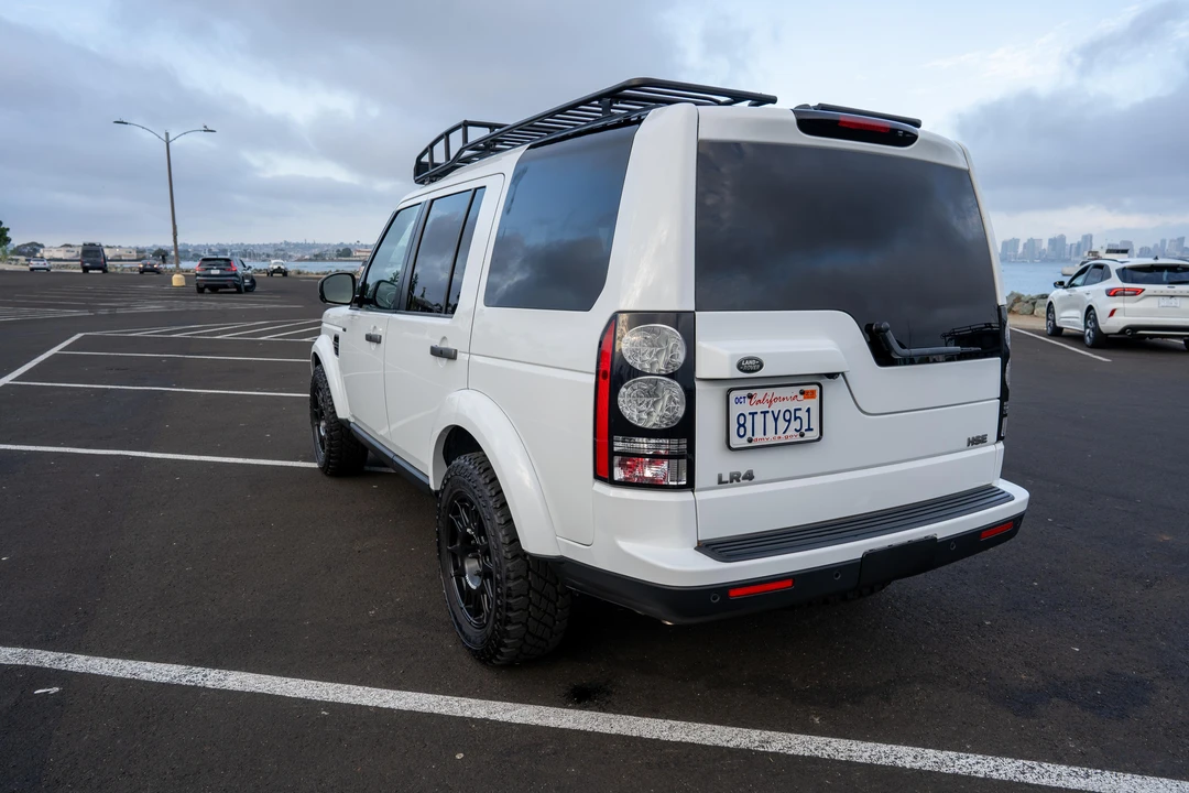 2014 Land Rover Discovery 4th Gen - Image 8 of 31