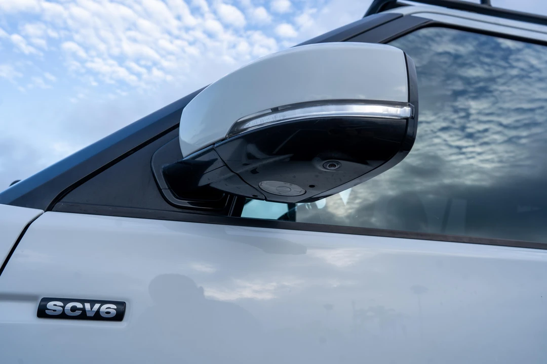 2014 Land Rover Discovery 4th Gen - Image 17 of 31