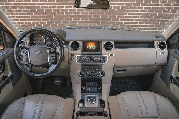 2014 Land Rover Discovery 4th Gen - Image 5 of 8