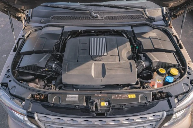 2014 Land Rover Discovery 4th Gen - Image 6 of 8