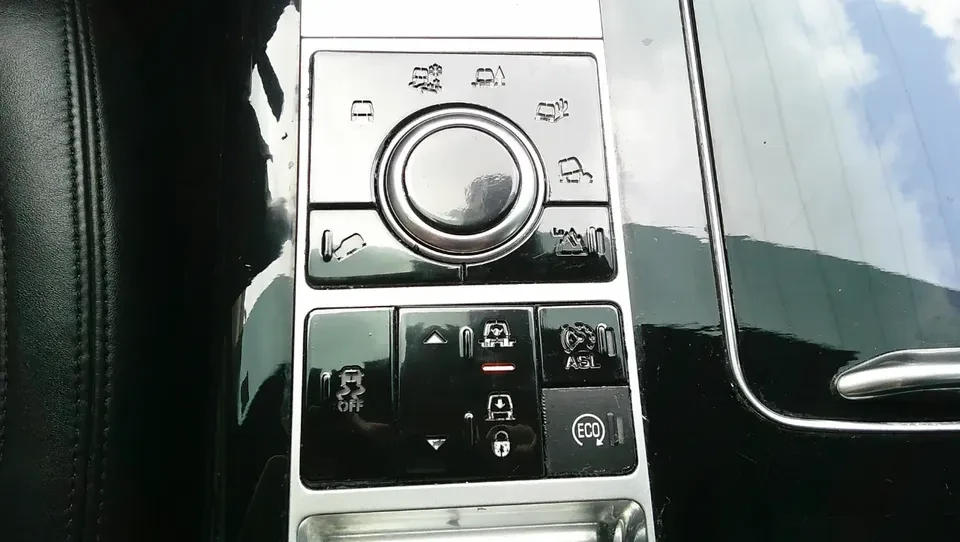 2014 Land Rover Range Rover L405 - Image 14 of 20