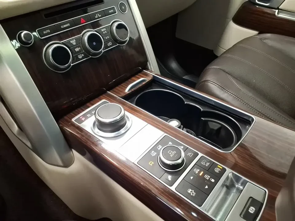2014 Land Rover Range Rover L405 - Image 8 of 18