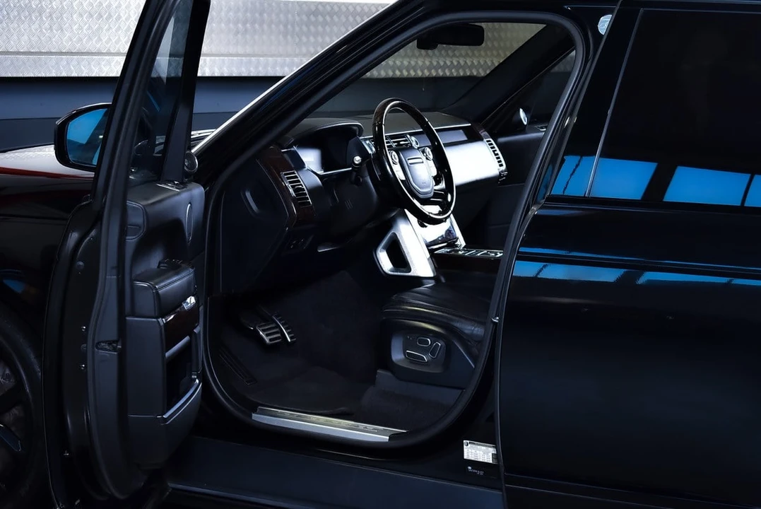 2014 Land Rover Range Rover L405 - Image 25 of 31