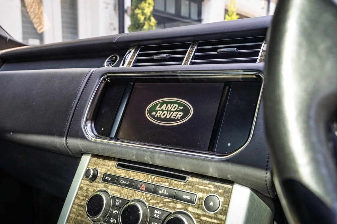 2014 Land Rover Range Rover L405 - Image 25 of 30