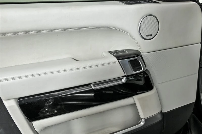 2014 Land Rover Range Rover L405 - Image 13 of 31