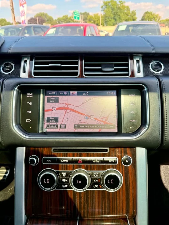 2014 Land Rover Range Rover L405 - Image 17 of 20
