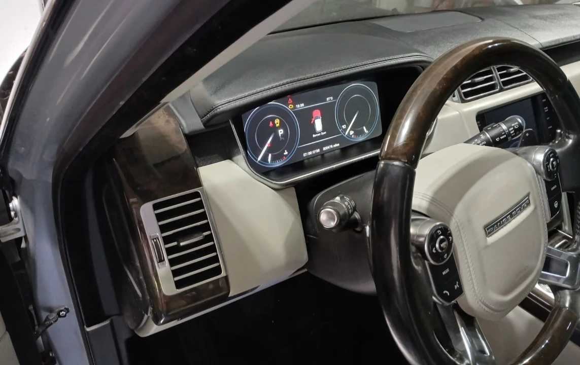 2014 Land Rover Range Rover L405 - Image 2 of 9