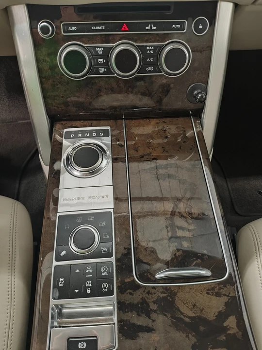 2014 Land Rover Range Rover L405 - Image 24 of 31