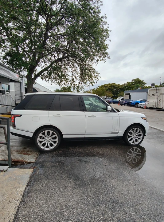 2014 Land Rover Range Rover L405 - Image 5 of 31