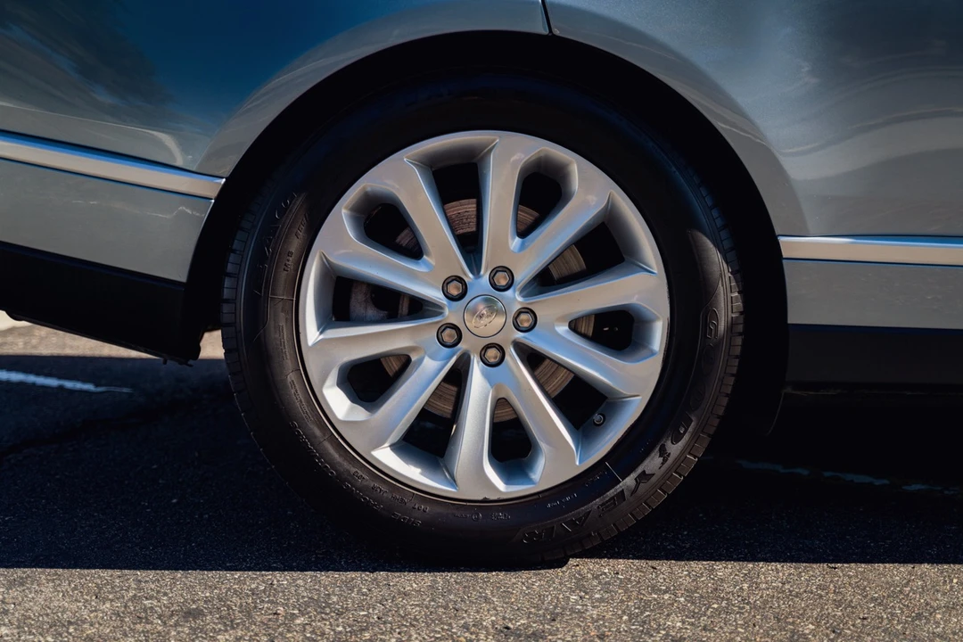 2014 Land Rover Range Rover L405 - Image 17 of 31