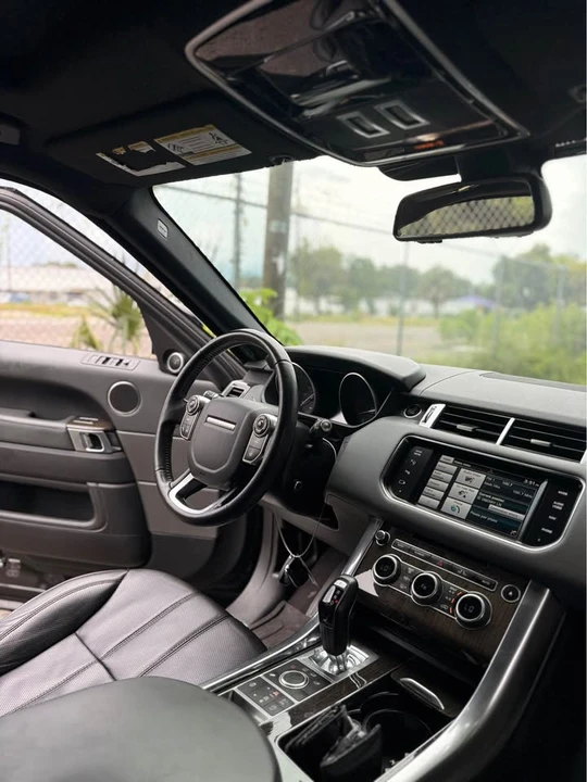 2014 Land Rover Range Rover L405 - Image 13 of 17