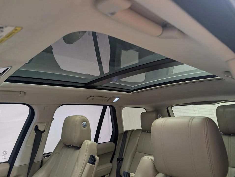 2014 Land Rover Range Rover L405 - Image 24 of 31