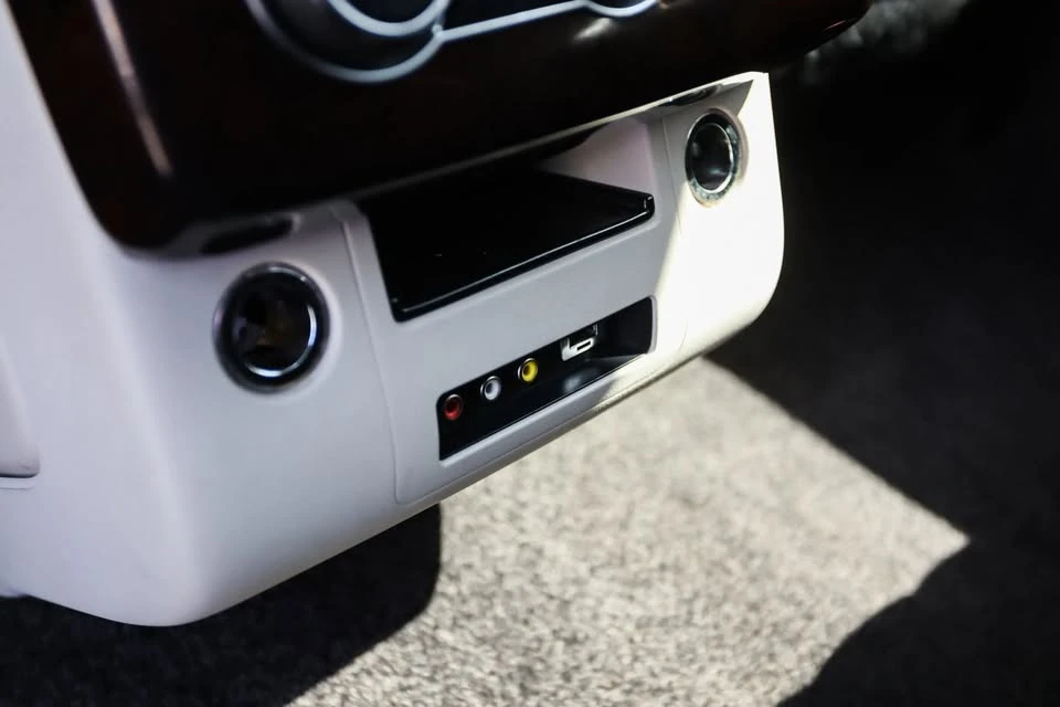 2014 Land Rover Range Rover L405 - Image 13 of 20