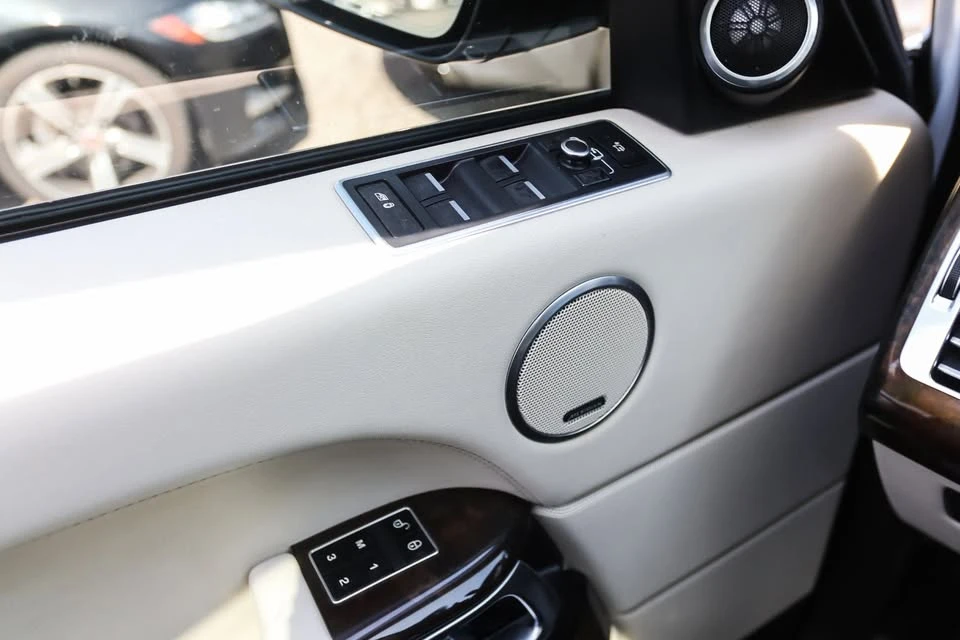2014 Land Rover Range Rover L405 - Image 7 of 20