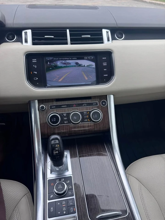 2014 Land Rover Range Rover L405 - Image 17 of 19