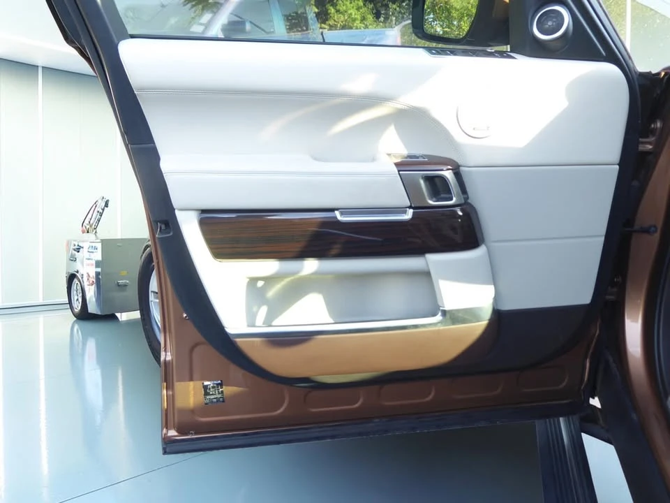 2014 Land Rover Range Rover L405 - Image 10 of 17