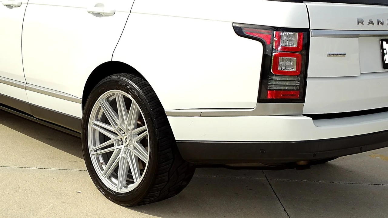 2014 Land Rover Range Rover L405 - Image 11 of 21