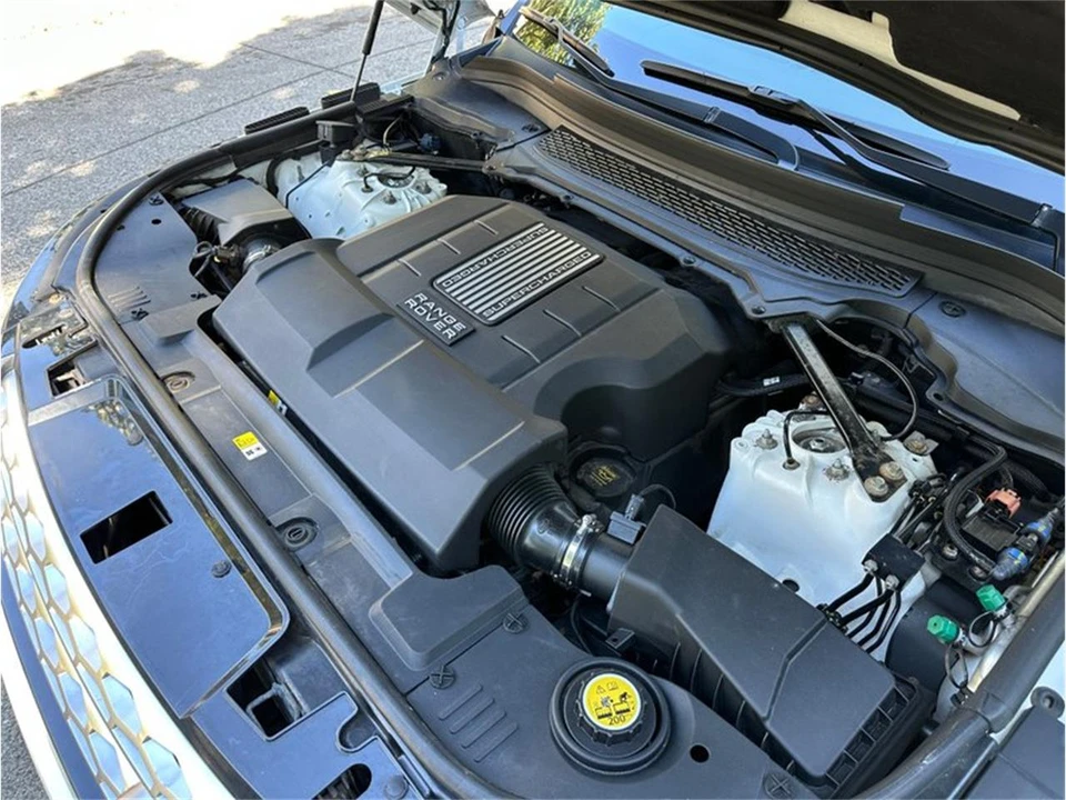 2014 Land Rover Range Rover L405 - Image 10 of 31