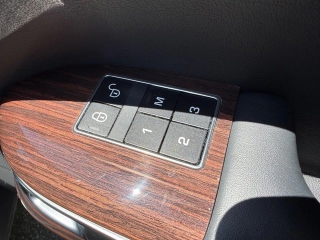 2014 Land Rover Range Rover L405 - Image 23 of 31