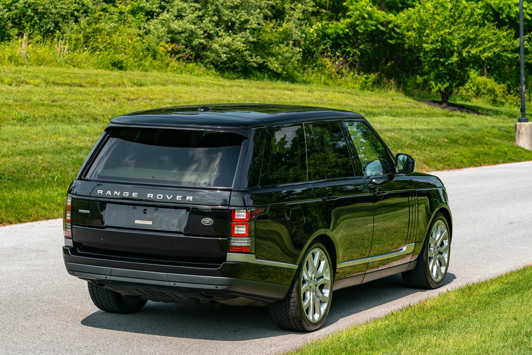 2014 Land Rover Range Rover L405 - Image 17 of 31