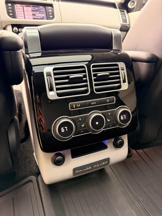 2014 Land Rover Range Rover L405 - Image 12 of 17