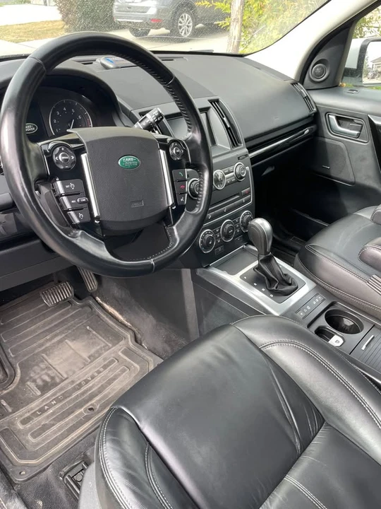 2014 Land Rover Freelander - Image 9 of 16