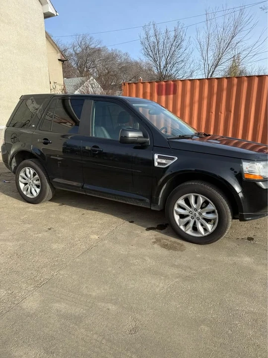 2014 Land Rover Freelander - Image 2 of 13