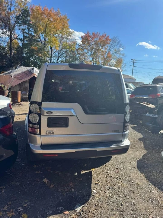 2014 Land Rover Discovery 4th Gen - Image 16 of 16