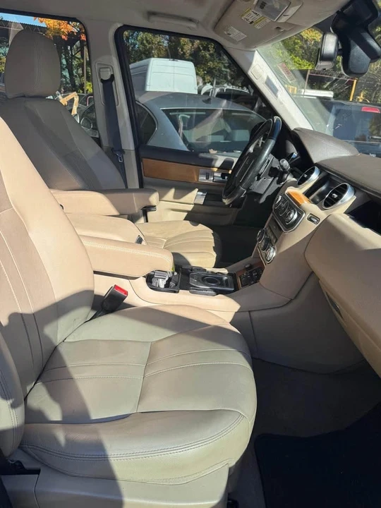 2014 Land Rover Discovery 4th Gen - Image 13 of 16