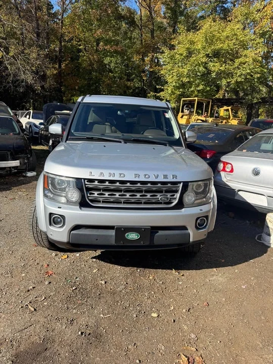 2014 Land Rover Discovery 4th Gen - Image 15 of 16