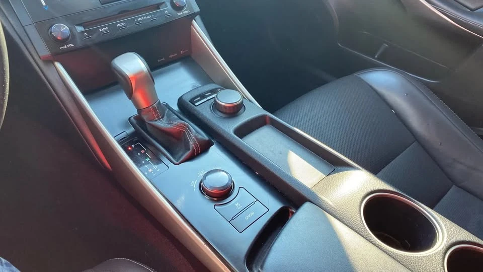 2014 Lexus IS 3rd Gen - Image 16 of 20