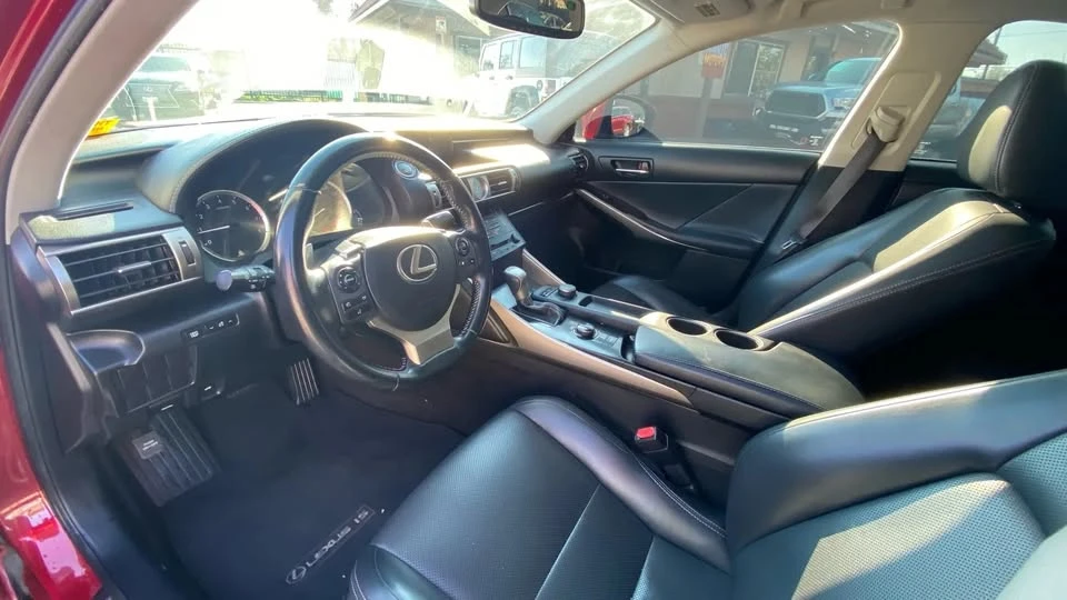 2014 Lexus IS 3rd Gen - Image 11 of 20
