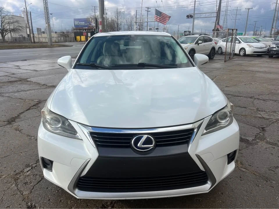 2014 Lexus CT - Image 2 of 20