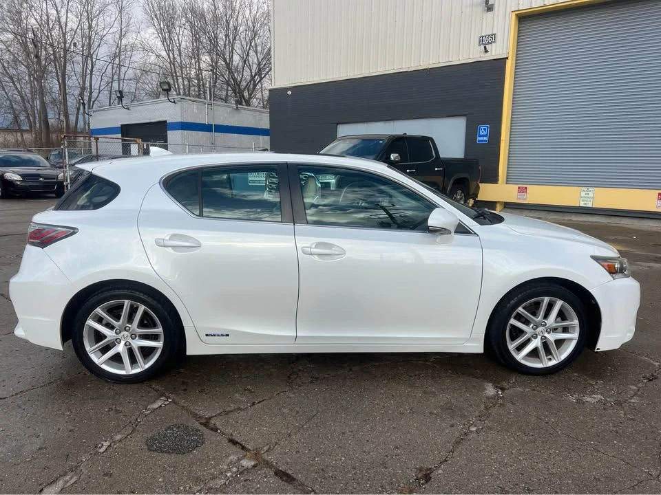 2014 Lexus CT - Image 8 of 20