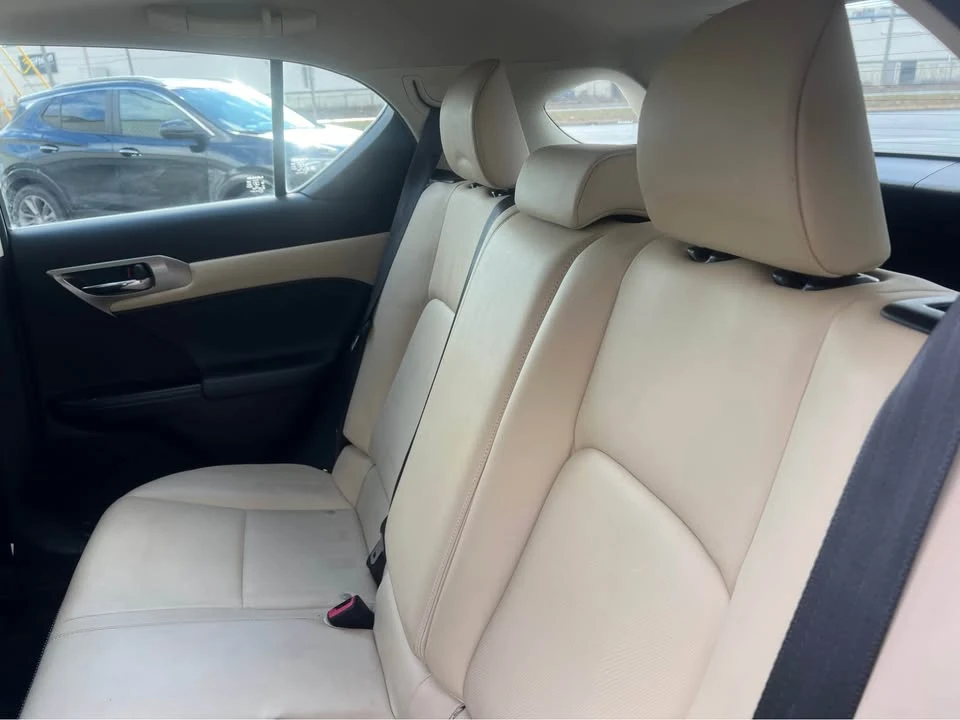 2014 Lexus CT - Image 11 of 20
