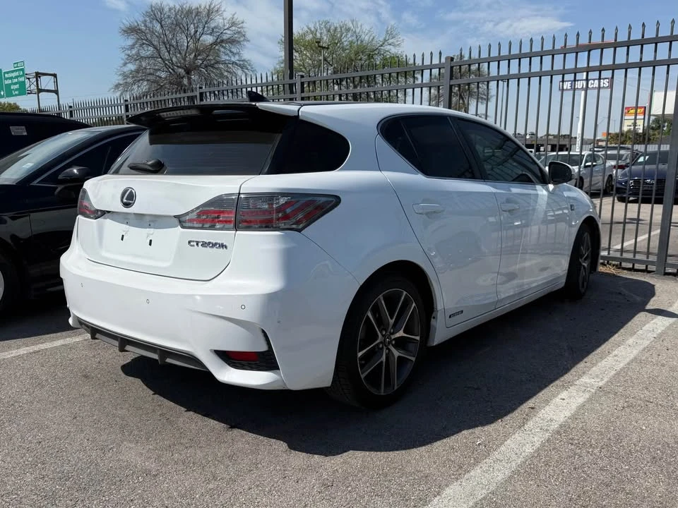 2014 Lexus CT - Image 3 of 5