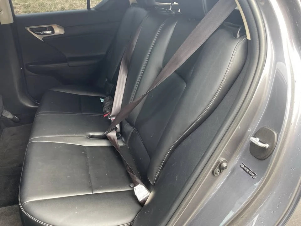 2014 Lexus CT - Image 16 of 19