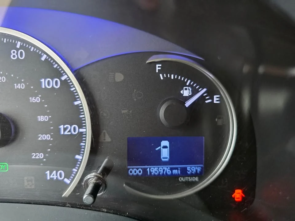 2014 Lexus CT - Image 9 of 10